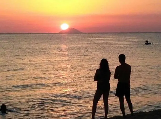 Casa Del Sole Alojamento de Acomodação e Pequeno-almoço Nicotera